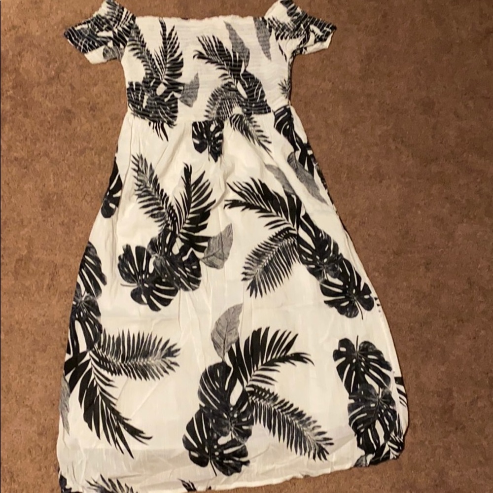 Leaf Print black and white sun dress